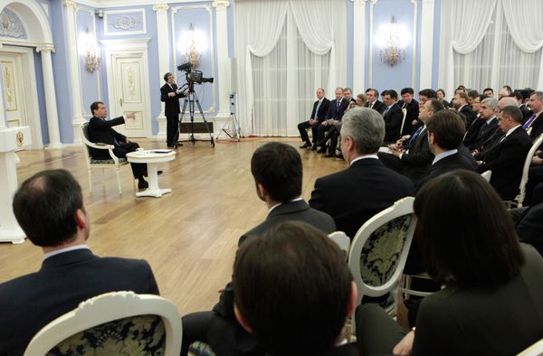 Russian President Dmitry Medvedev at a meeting with representatives of a public committee of his supporters - Sputnik International