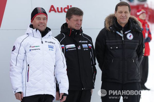 Dmitry Medvedev visits ski resort - Sputnik International