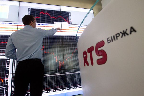 Russian Stocks Surge on China’s Europe Bailout Plan Russian Stocks Surge on China’s Europe Bailout Plan - Sputnik International
