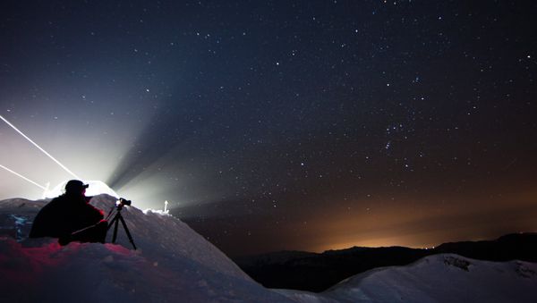 Modern space technologies are not only aimed at discovering new phenomena of our universe, but also at changing our views on things that we’ve known for centuries. One of the recent biggest sensations in the world of astronomy was a star with a tail. - Sputnik International