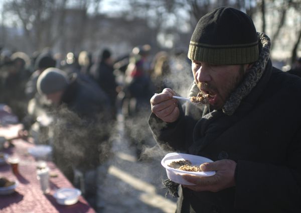 Russia’s s poverty rate increased by 0.2 percentage points in 2011 to 12.8 percent of the country’s population compared with the previous year Russia’s s poverty rate increased by 0.2 percentage points in 2011 to 12.8 percent of the country’s population compared with the previous year - Sputnik International