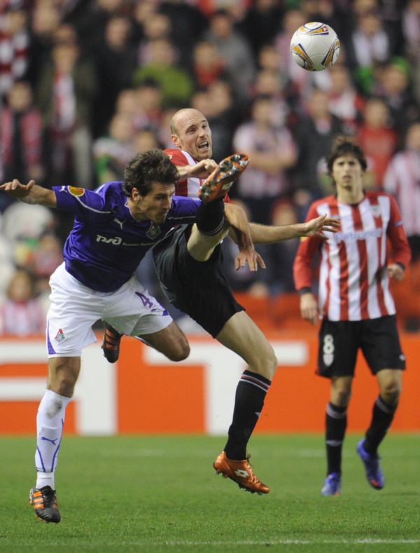 Lokomotiv's middlefielder Alberto Sapater (left) and Athletic's striker Gaizka Toquero (right) - Sputnik International