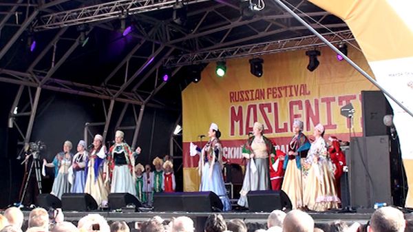 Pancake Week Celebrations in Moscow and London - Sputnik International