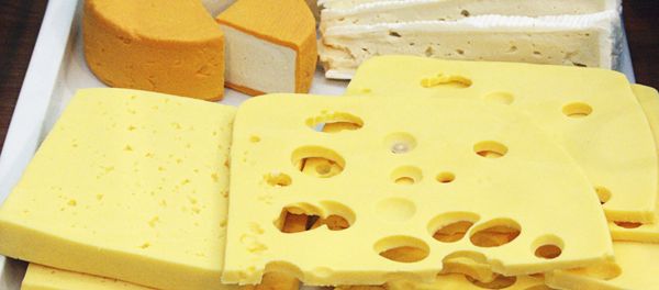 Russia's ban on food imports from the European Union, introduced in response to the Western sanctions, has quintupled the export of cheese to the country from Switzerland. - Sputnik International