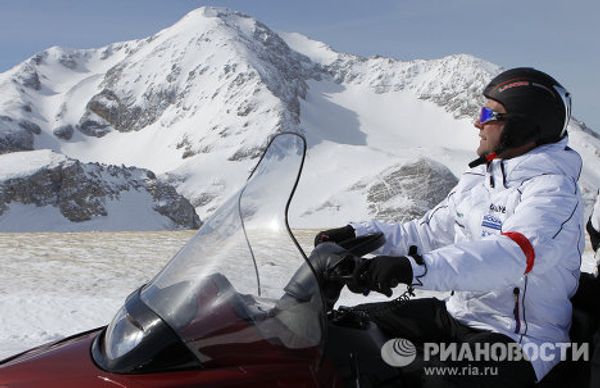 Dmitry Medvedev visits the Lago-Naki Plateau Dmitry Medvedev visits the Lago-Naki Plateau - Sputnik International