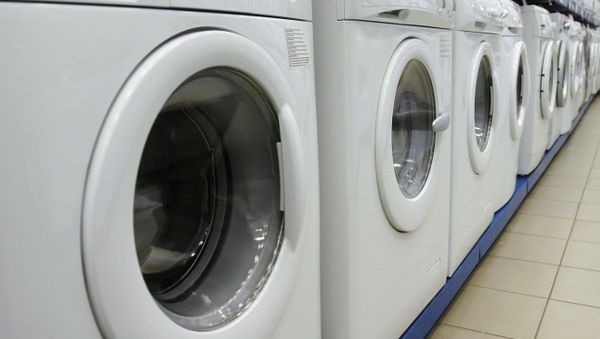 Samsung has demanded an investigation be held surrounding the alleged vandalism by LG electronics of its high-end washing machines in Berlin, Sky News reported on Monday. - Sputnik International