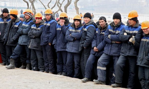 Russia Needs Annual Inflow of 300,000 Migrant Workers - Sputnik International