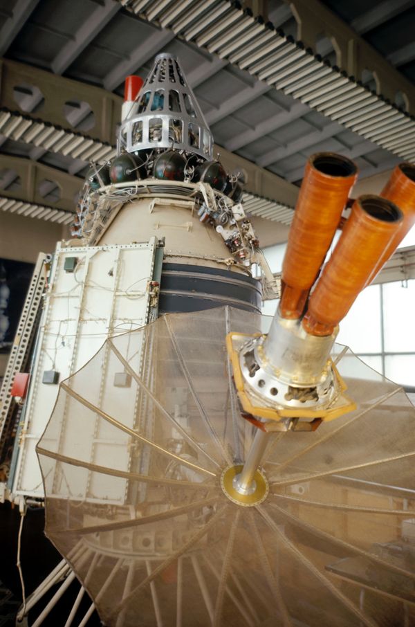 Russian Military Satellite Falls in Pacific          - Sputnik International
