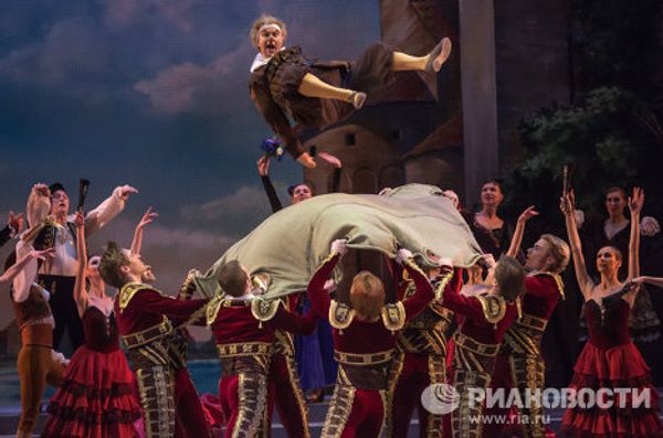 Spanish Passion and Former Bolshoi Soloists Perform Don Quixote at Mikhailovsky Theatre Spanish Passion and Former Bolshoi Soloists Perform Don Quixote at Mikhailovsky Theatre - Sputnik International