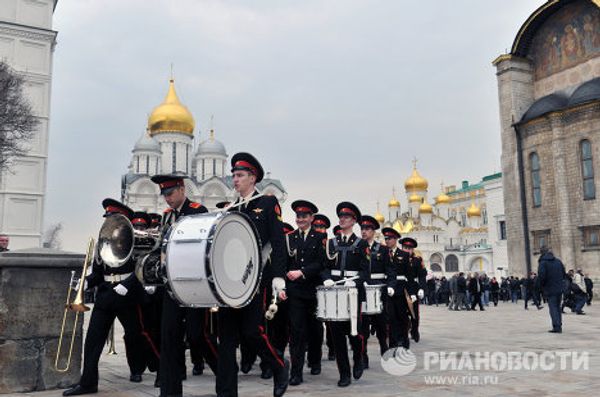 Presidential Regiment Holds First Change of Guard Ceremony in 2012 - Sputnik International