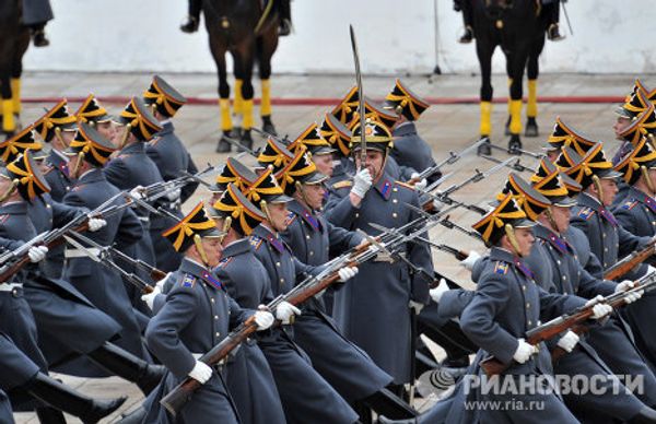 Presidential Regiment Holds First Change of Guard Ceremony in 2012 - Sputnik International