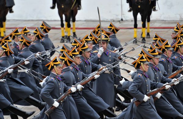 Presidential Regiment Holds First Change of Guard Ceremony in 2012 - Sputnik International