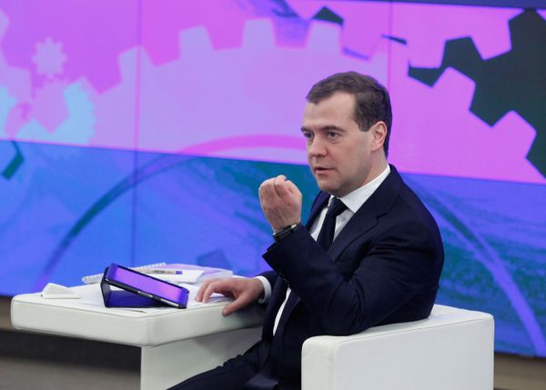 Dmitry Medvedev - Sputnik International