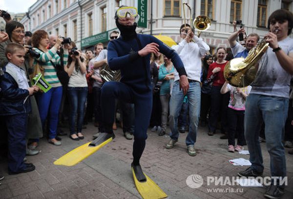 Soap bubble parade on Arbat Street - Sputnik International