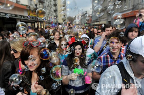 Soap bubble parade on Arbat Street - Sputnik International