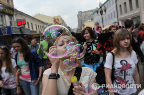 Soap bubble parade on Arbat Street - Sputnik International