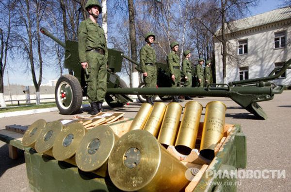 Fireworks Battalion Trains for Victory Day Display - Sputnik International