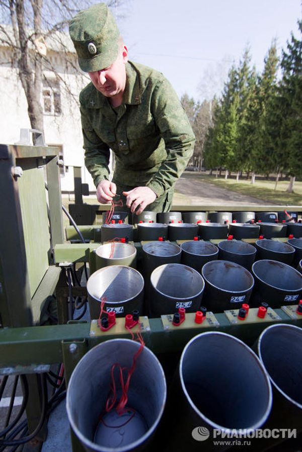 Fireworks Battalion Trains for Victory Day Display - Sputnik International