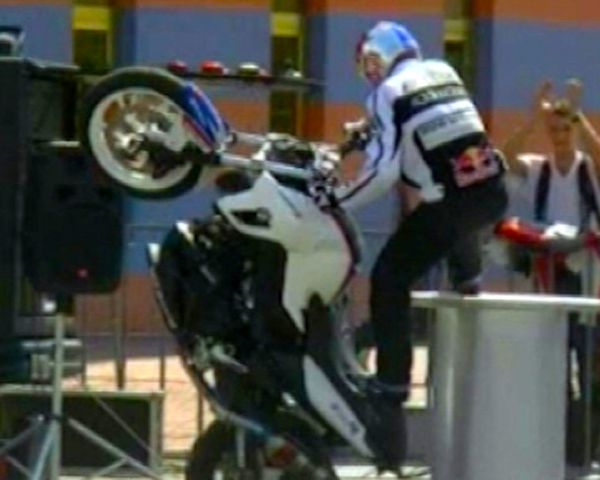 Four-time Champion Chris Pfeiffer's Stunts at Kiev Motorcycle Show  - Sputnik International