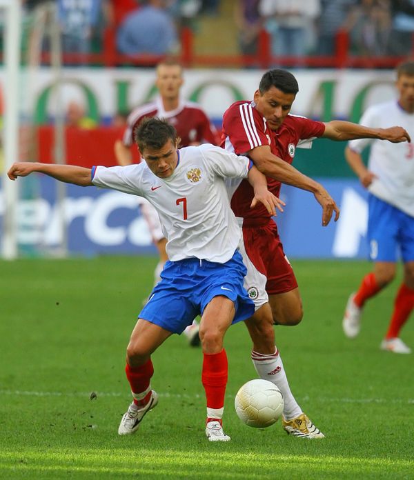 Marat Izmailov  (left) - Sputnik International