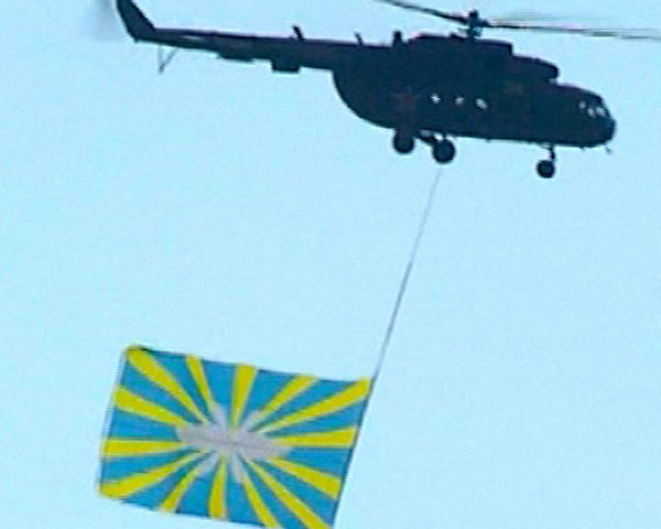 Helicopters at Victory Day Parade Rehearsal. Footage from Mi-8 Cabin - Sputnik International