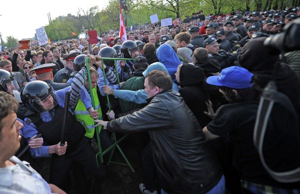 Police Break Up Anti-Putin Protest in Moscow Police Break Up Anti-Putin Protest in Moscow - Sputnik International