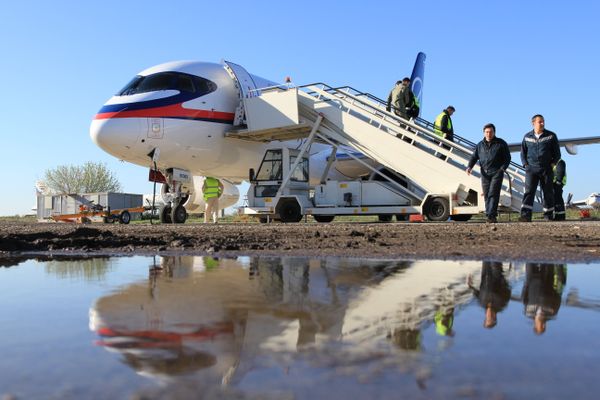 Russian Superjet-100 Aircraft Missing in Indonesia - Sputnik International
