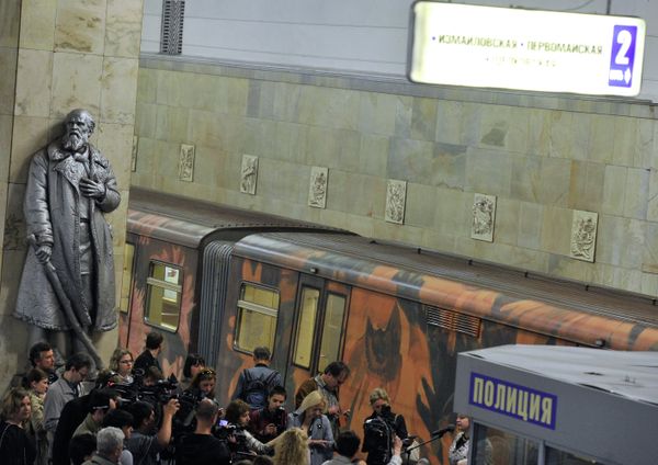 Moscow Metro Features Copies of Paintings by Russian Artists  - Sputnik International