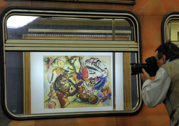 Moscow Metro Features Copies of Paintings by Russian Artists  - Sputnik International