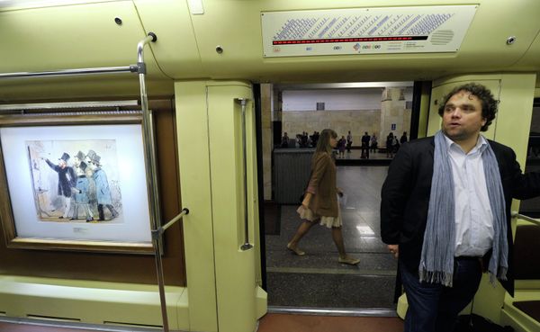 Moscow Metro Features Copies of Paintings by Russian Artists  - Sputnik International