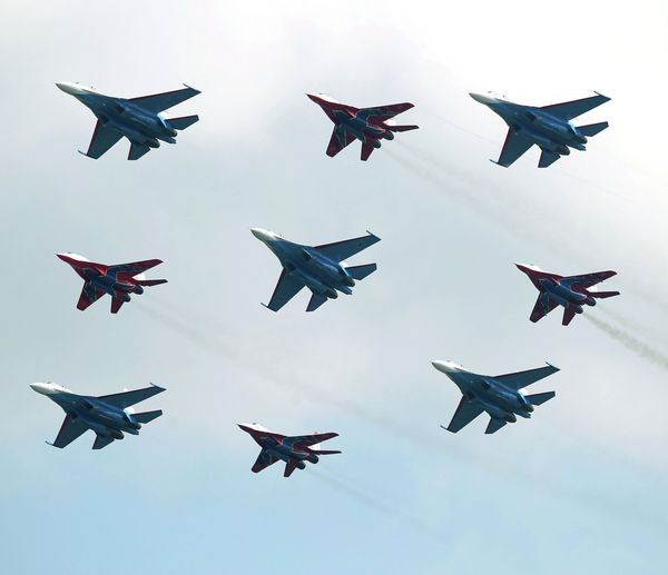 Strizhi and Russian Knights air display teams unveil new summer program Strizhi and Russian Knights air display teams unveil new summer program - Sputnik International