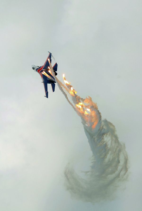 Strizhi and Russian Knights air display teams unveil new summer program Strizhi and Russian Knights air display teams unveil new summer program - Sputnik International