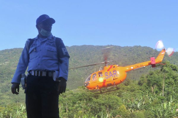 The plane slammed into a steep side of Mount Salak near Jakarta The plane slammed into a steep side of Mount Salak near Jakarta - Sputnik International