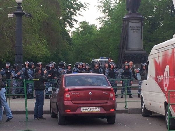 A Moscow court had earlier obliged police to “take action to put a halt to disorder” at the camp A Moscow court had earlier obliged police to “take action to put a halt to disorder” at the camp - Sputnik International