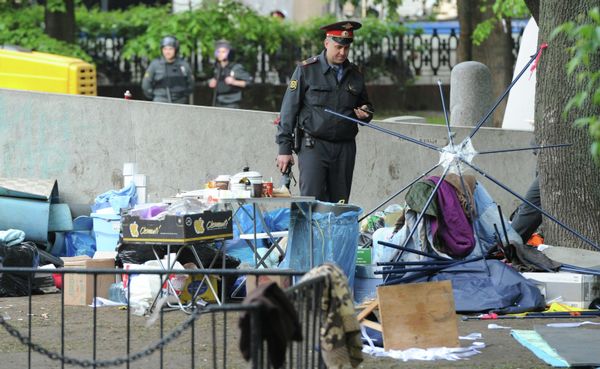 Anti-Putin Camp Dispersed by Police at Chistye Prudy  - Sputnik International