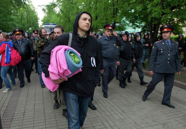 Six Days in Photographs, May 13 - 18, 2012 - Sputnik International