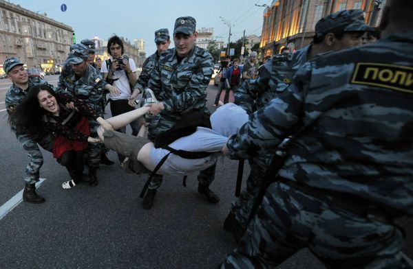 Six Days in Photographs, May 13 - 18, 2012 - Sputnik International