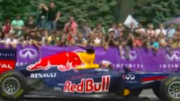 Formula One Car Squeals through Kiev   - Sputnik International