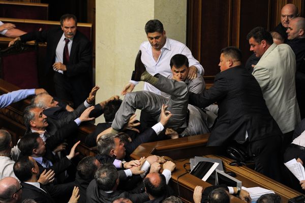 Scuffle in Ukraine’s Parliament Thwarts Language Bill Consideration - Sputnik International