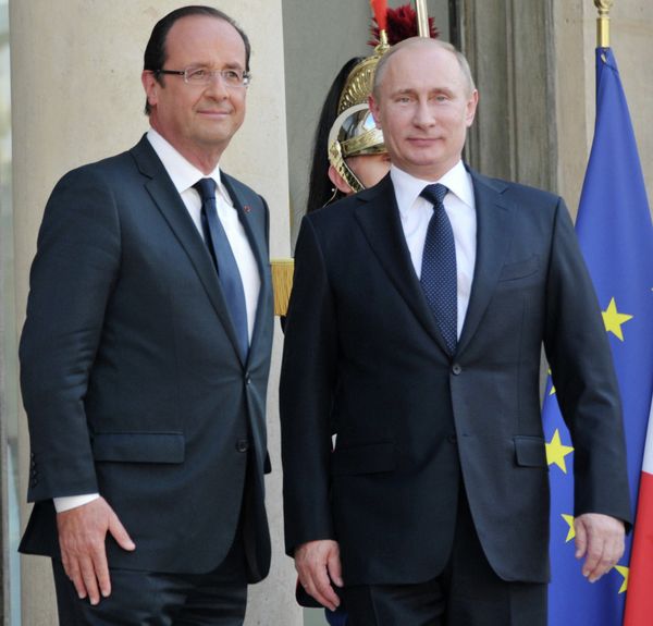 Vladimir Putin with Francois Hollande Vladimir Putin with Francois Hollande - Sputnik International