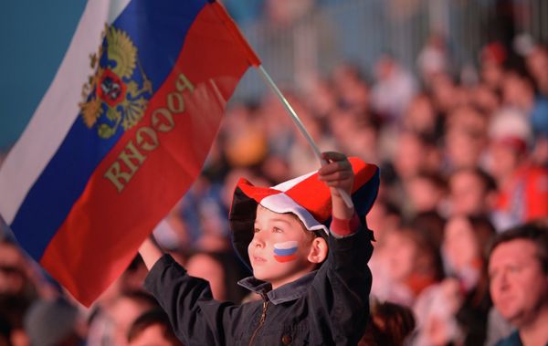 Russian Fans Celebrate Russia’s Victory over Czech Republic at Euro 2012 Russian Fans Celebrate Russia’s Victory over Czech Republic at Euro 2012 - Sputnik International