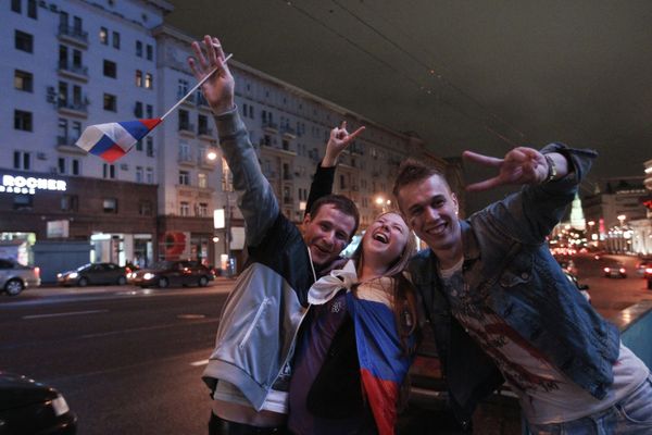 Russian Fans Celebrate Russia’s Victory over Czech Republic at Euro 2012 Russian Fans Celebrate Russia’s Victory over Czech Republic at Euro 2012 - Sputnik International