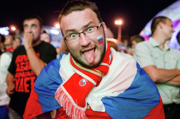Russian Fans Celebrate Russia’s Victory over Czech Republic at Euro 2012 Russian Fans Celebrate Russia’s Victory over Czech Republic at Euro 2012 - Sputnik International