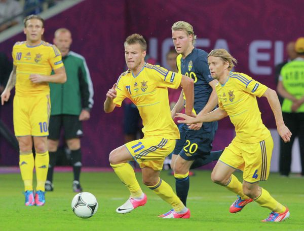 Ukraine go top in Group D after England and France played out a 1-1 draw in Donetsk - Sputnik International