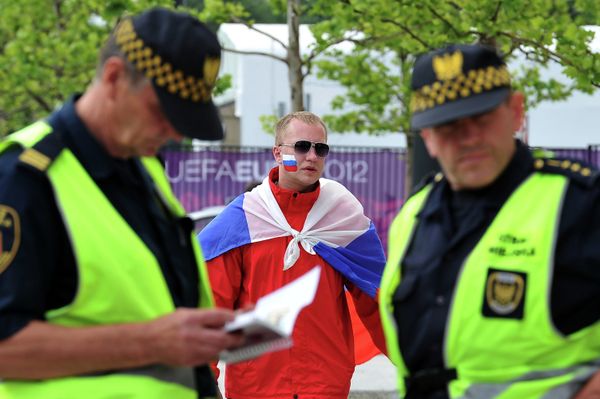 Violence, Injuries at Russian Fans’ March in Warsaw         - Sputnik International