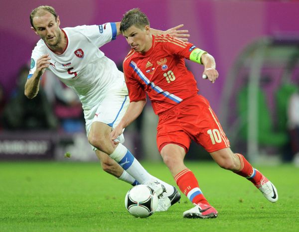Andrei Arshavin (right) - Sputnik International