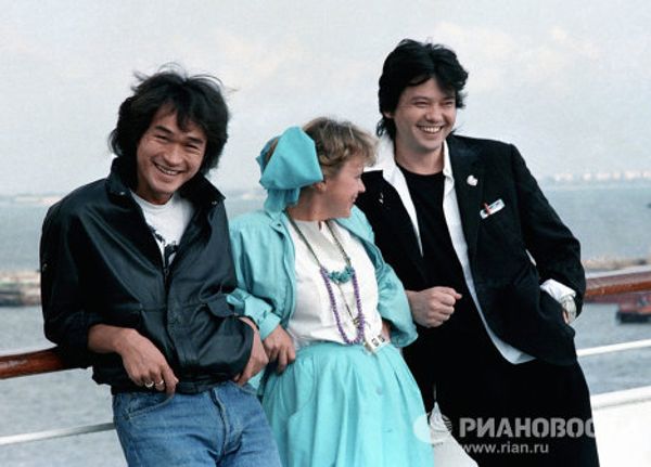 Viktor Tsoi: From Loafer to Lone Genius Viktor Tsoi: From Loafer to Lone Genius - Sputnik International