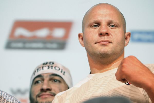 Russian mixed martial arts legend Fedor Emelianenko has announced his retirement after knocking out Brazilian veteran Pedro Rizzo - Sputnik International