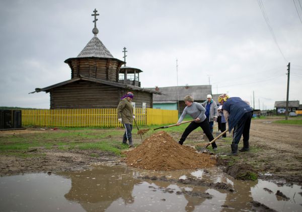 Traveling with RIA-Novosti: Icon-washing in Komi Republic - Sputnik International