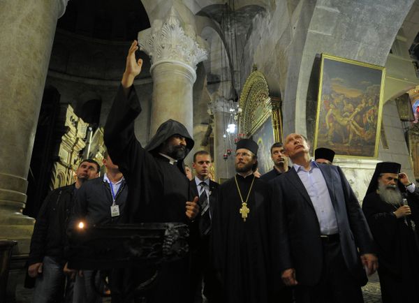 Vladimir Putin Visits Church of the Holy Sepulcher Vladimir Putin Visits Church of the Holy Sepulcher - Sputnik International